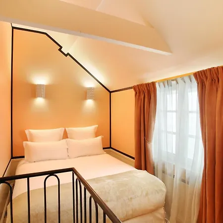 Makom Ferdinand Duval Aparthotel Parigi