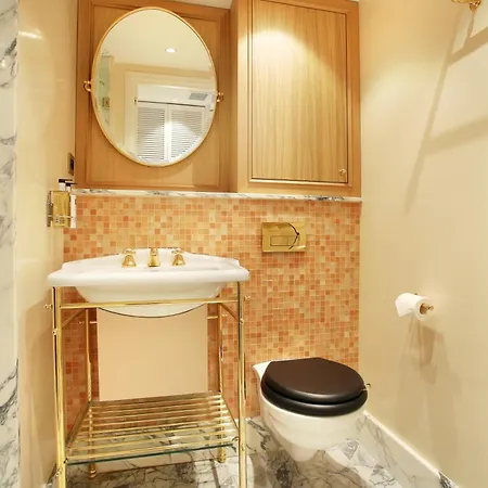 Makom Ferdinand Duval Aparthotel Parigi