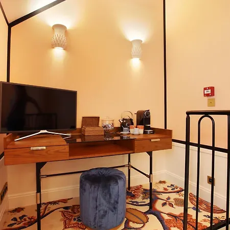 Makom Ferdinand Duval 4* Paris